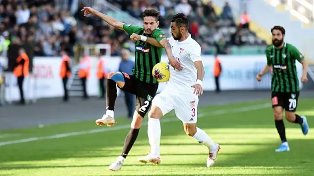 Sivasspor, geriye düştüğü 3 maçta puan çıkarmayı başardı