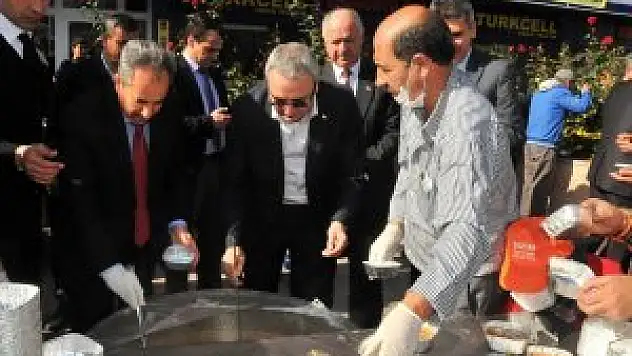 Akşehir Belediyesi'nden Aşure İkramı