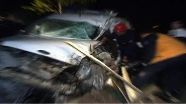 TIR ile otomobil çarpıştı: 2 ölü