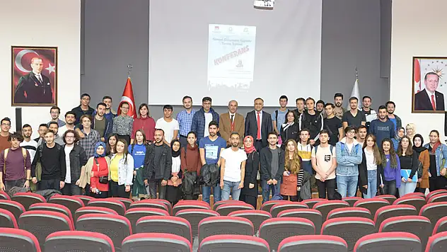 Selçuk'ta 'Güncel Gelişmeler Işığında Turizm Eğitimi' Konferansı yapıldı