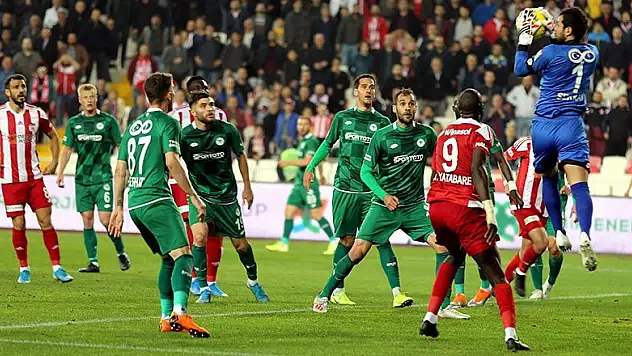 Konyaspor'un Sivas deplasmanındaki hasreti sürdü