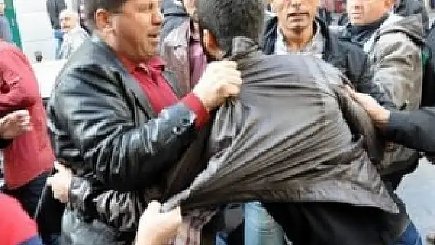 HDP'lileri polis zor kurtardı