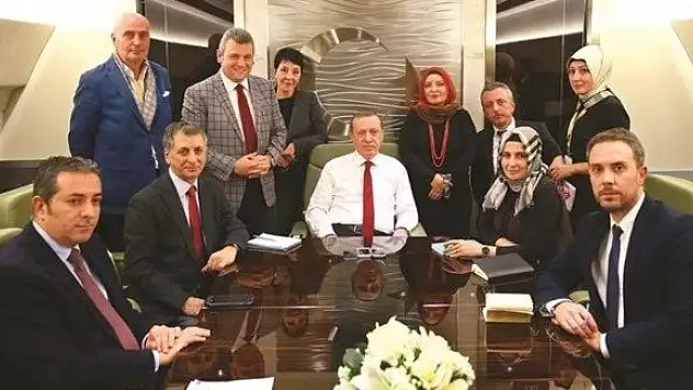 Kirada oturdum konuşmazlar