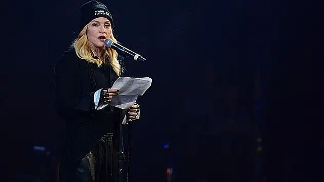 Madonna'nın kıyafetleri 3,2 milyon dolara satıldı