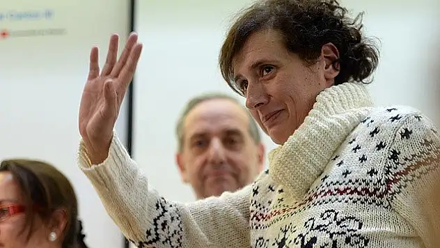 Ebola'dan kurtulan hemşire tazminat istiyor