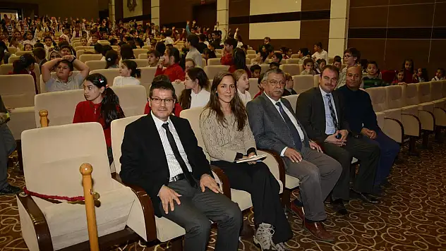 Yazarlar çocuklarla buluşuyor