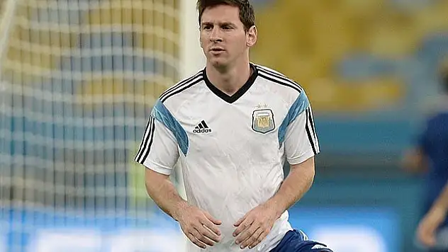 Messi'nin mevkisi değişiyor