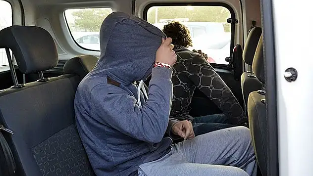 Yunanistan'a kaçamadan yakalandılar