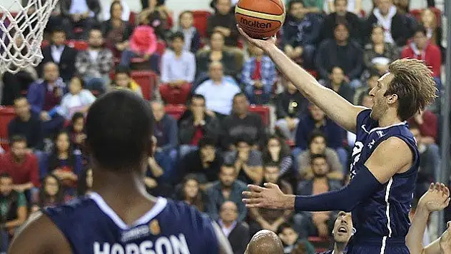 Anadolu Efes Real Madrid galibiyetine hasret