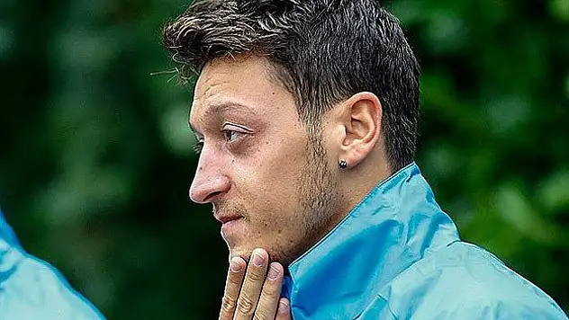 Mesut Özil yeni yıla kadar yok
