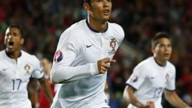 Ronaldo, Hakan Şükür'ü geçti