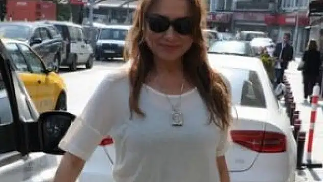 Şarkıcı Deniz Seki gözaltına alındı