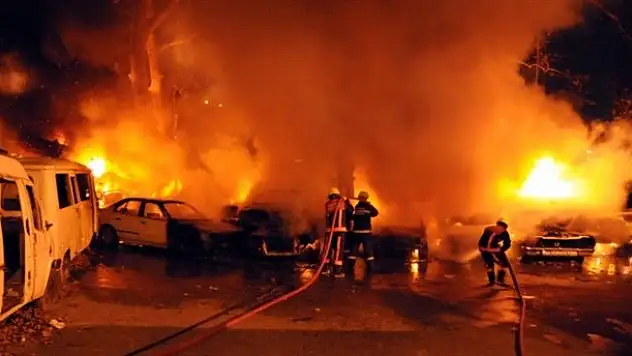 20 araç kundaklandı