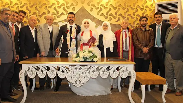 Selahaddin Eyyubi Mahallesi Muhtarı Mehmet Elma oğlunu evlendirdi