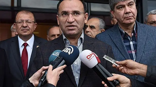 CHP MHP ve HDP ideolojik siyaset olmasa oy alamaz