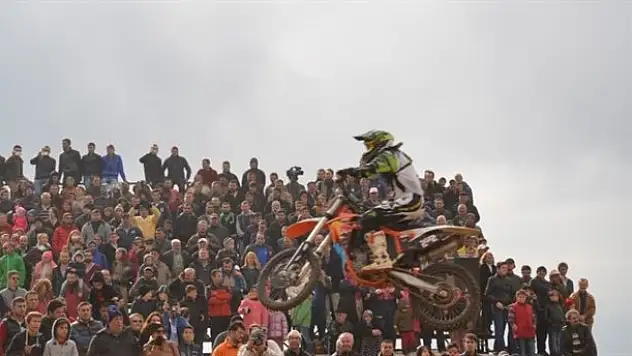 Nefes kesen motokros yarışlarına muhtemel final