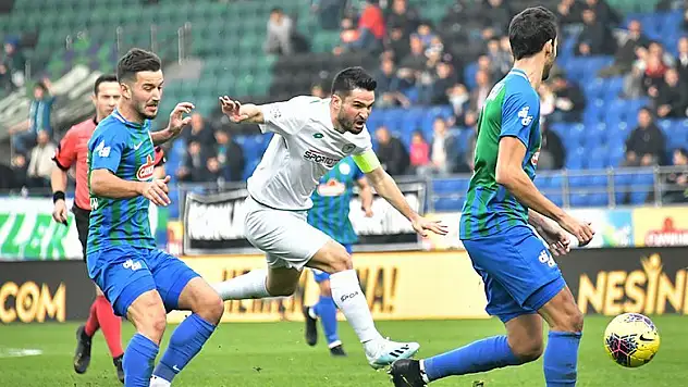 Konyaspor, bariz hatalarla geriliyor