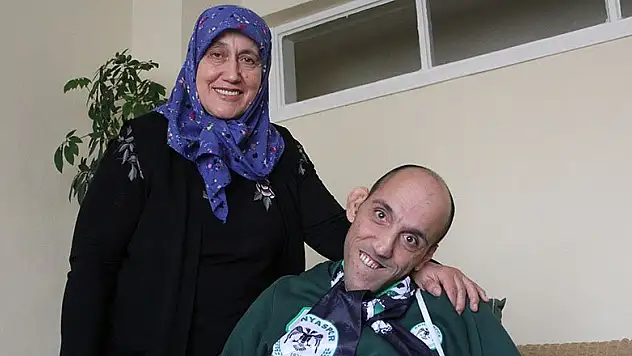 Fedakar taraftarın fedakar annesi