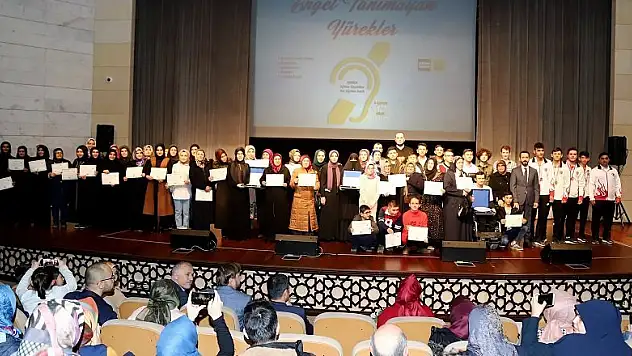 KOMEK'ten 'Engel Tanımayan Yürekler' Programı