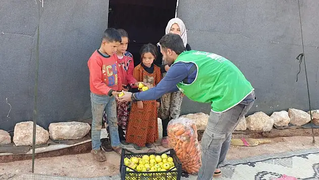 Konya İHH'dan Suriye'ye 13 TIR insani yardım