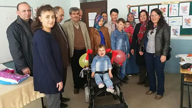 Küçük Hümeyra'ya akülü araba sürprizi