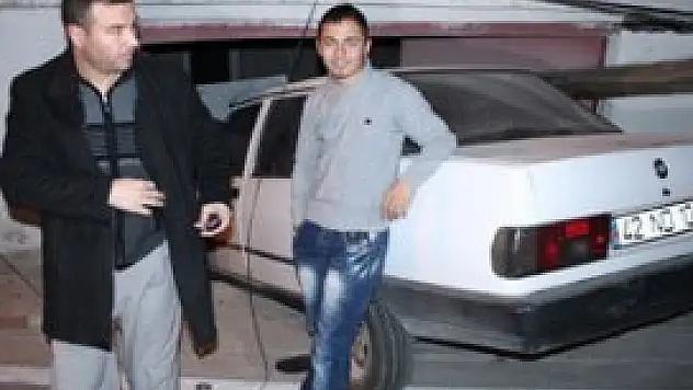 Otomobil garaja girdi