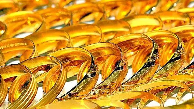 Altın yönünü yukarı çeviriyor