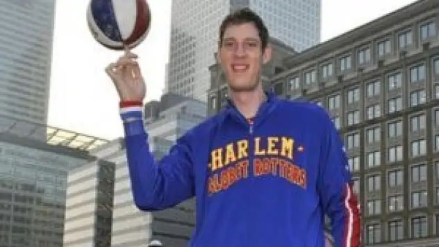 İşte dünyanın en uzun basketbolcusu