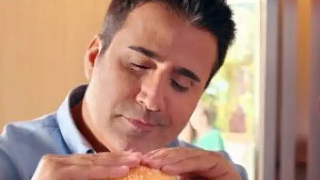 Emrah reklamdan servet kazandı