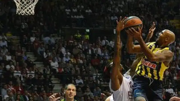 Fenerbahçe Ülker 4. galibiyetini aldı