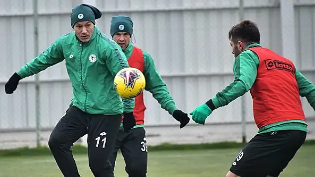 Yeşil beyazlılar hedefinin gerisinde