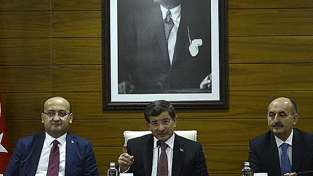 Davutoğlu: Güvenli bölgeler şimdiden ilan edilsin