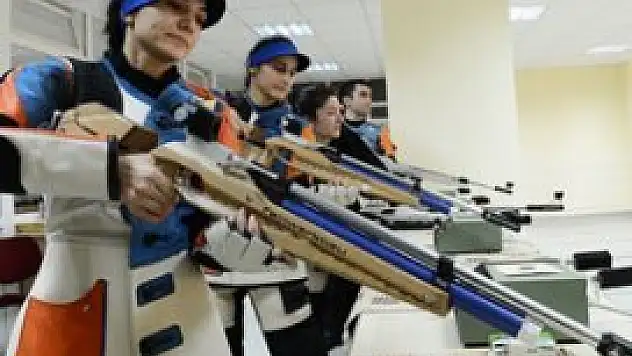 Neşter tutan eller hedefi 12'den vuruyor