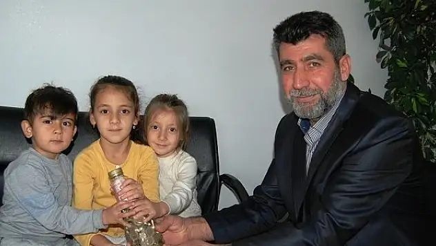 İlkokul öğrencisi Hatice'den Ribat'a anlamlı yardım
