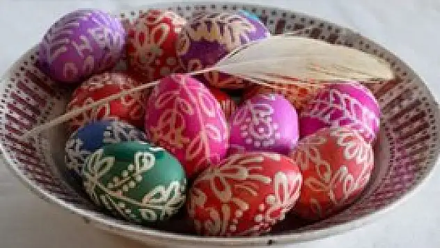 Çiçek ve Erdoğan'dan Paskalya mesajı