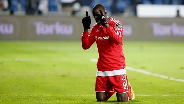 Türkiye'nin en golcüsü Demba Ba