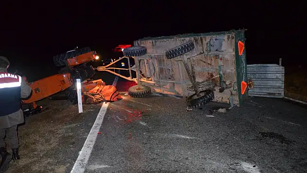 Konya'da kamyonet traktöre çarptı: 1 ölü, 2 yaralı
