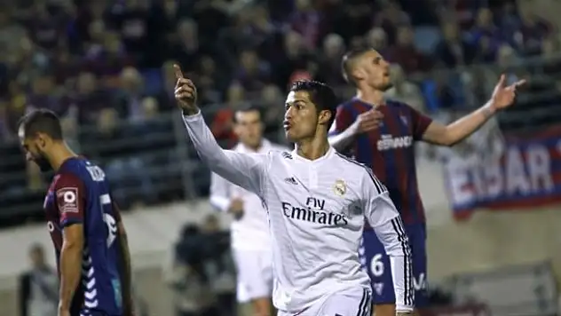 Ronaldo İspanya'yı ikiye böldü!