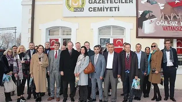 KGC'de uluslararası gazetecilik sohbeti