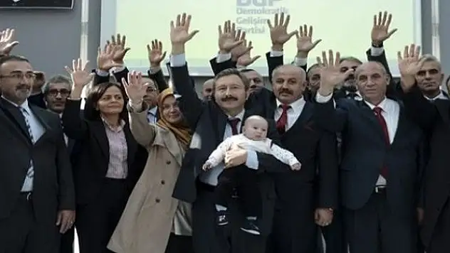 İdris Bal'a istifa şoku