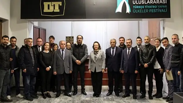 Bakan Yardımcısı Özgül Özkan'dan Konya Devlet Tiyatrosuna ziyaret