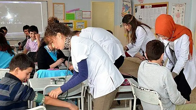 Sağlık çalışanlarına lisans tamamlama hakkı