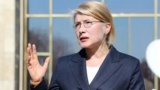 Tarhan, AK Parti'yi iktidardan düşürdü!