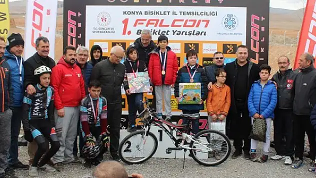 Falcon Küçük Sporcuları Sevindirdi