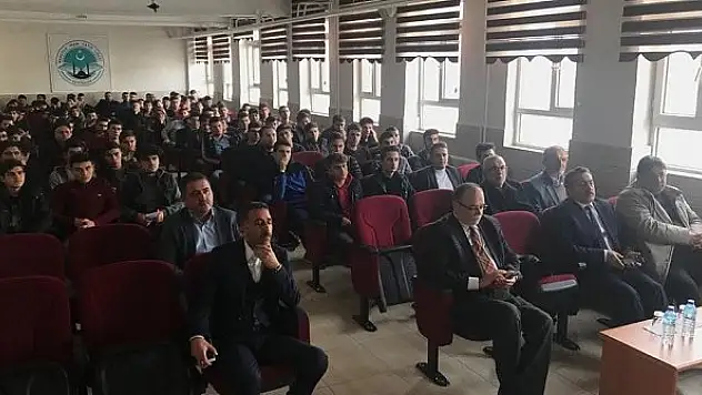Seydişehir'de öğrencilere TÜBİTAK konferansı verildi