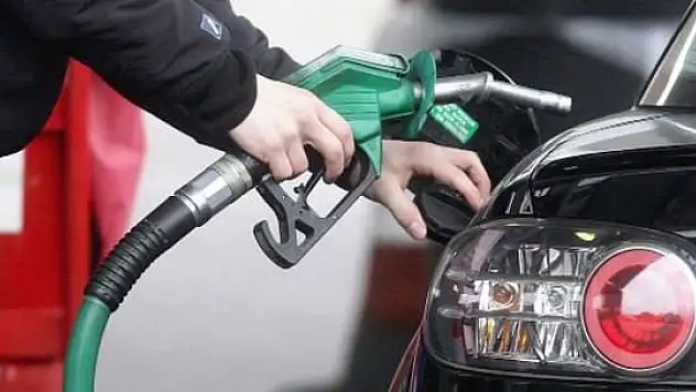 Akaryakıtta bir indirim daha geliyor