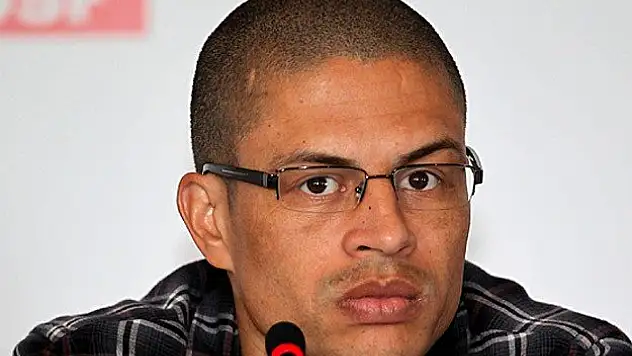 Alex vedaya hazırlanıyor