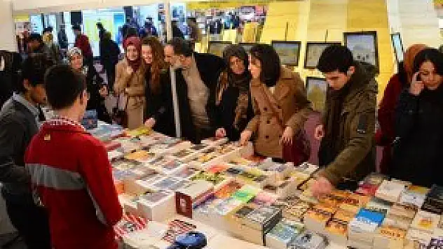 Konya Kitap Günleri yoğun ilgi görüyor