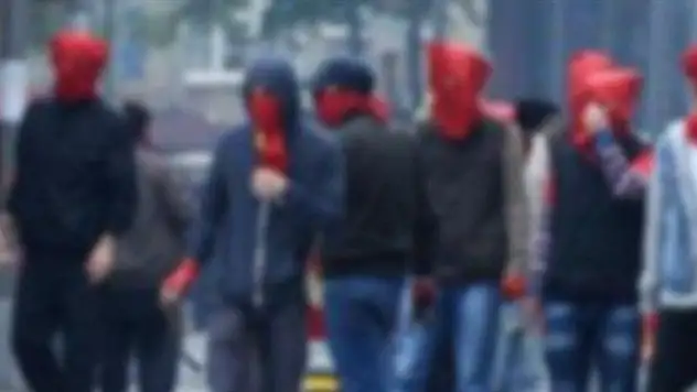 İstanbul'da pompalı ile yol kesip para topladılar