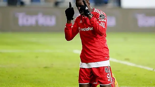 Beşiktaş'ın en etkili golcüsü Demba Ba